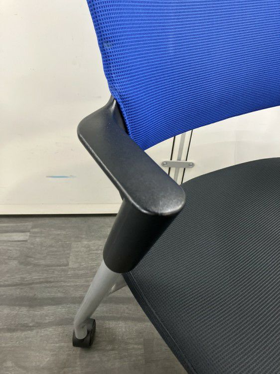 コクヨプロッティシリーズ スタッキングチェア 商品画像8