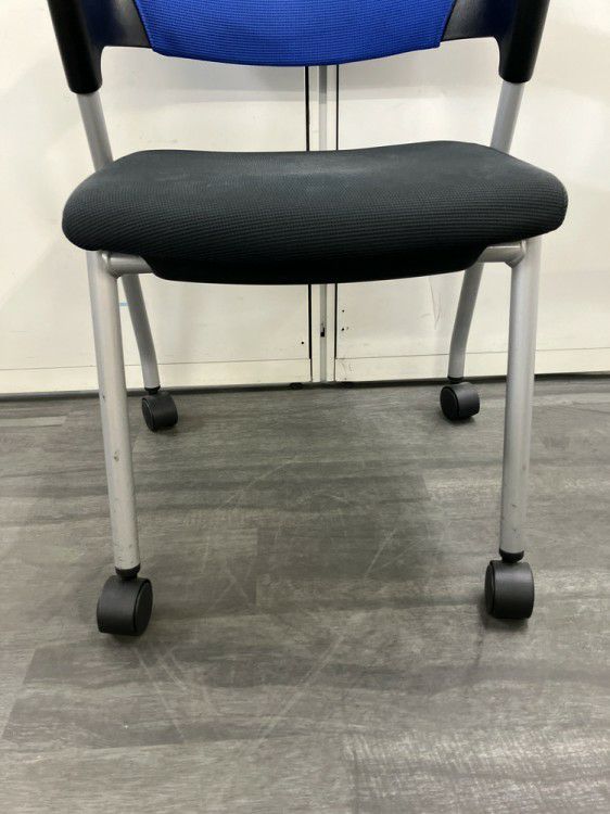 コクヨプロッティシリーズ スタッキングチェア 商品画像10