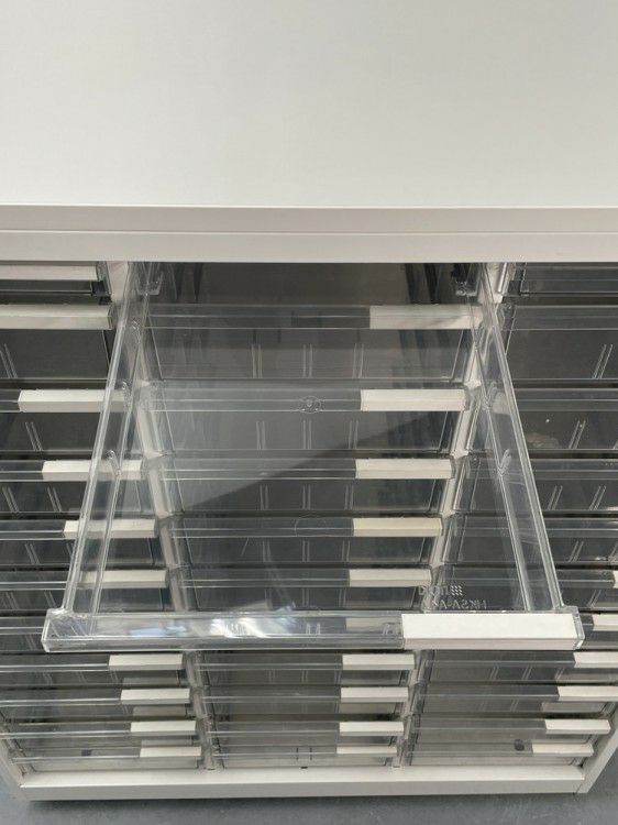 イトーキシンラインシリーズ クリアトレーキャビネット 商品画像7