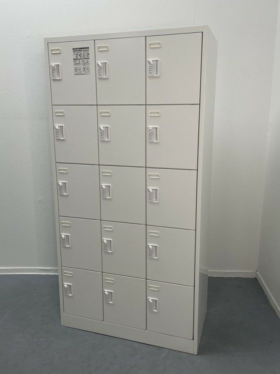 オカムラFZタイプシリーズ 15人用ロッカー 商品画像1