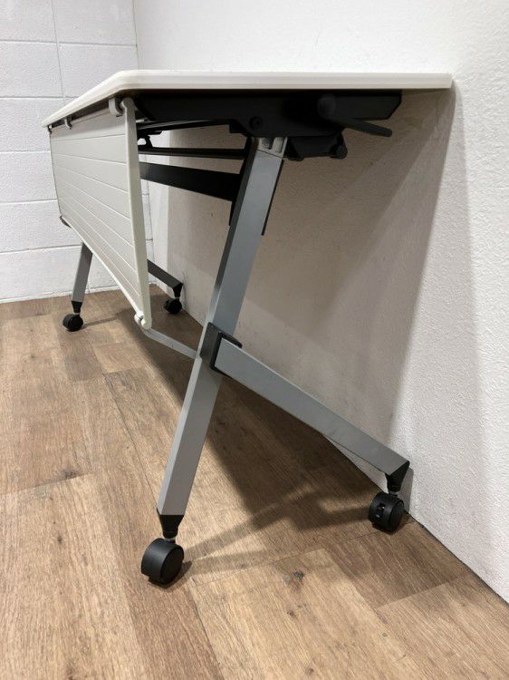 イトーキHXシリーズ 1500平行スタックテーブル 商品画像4