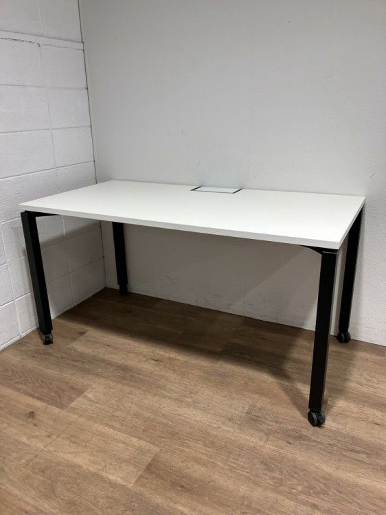 コクヨワークフィットシリーズ 1400平デスク 商品画像1