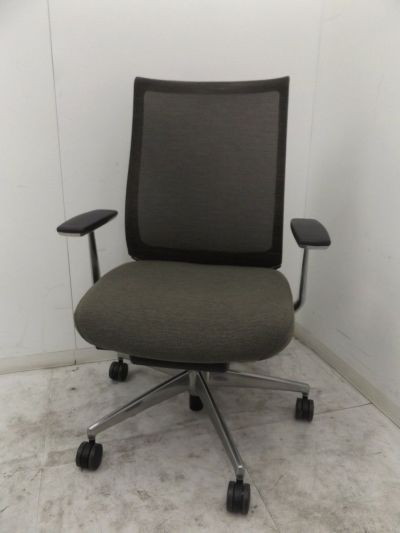 コクヨ 肘付ベゼルチェア