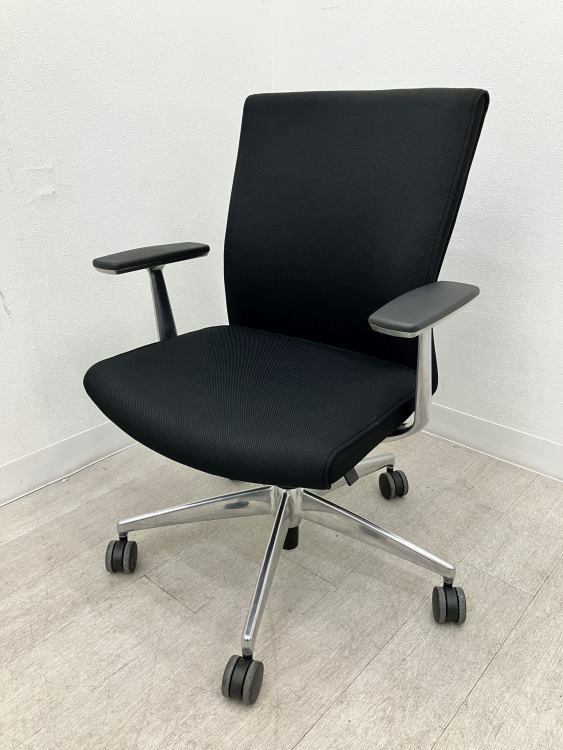 コクヨPUNTO(プント)チェア 固定肘付プントチェア 商品画像1