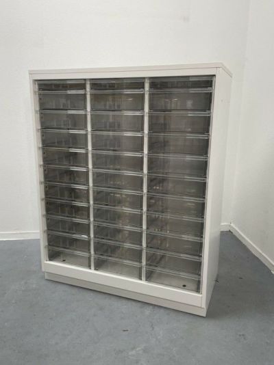 イトーキシンラインシリーズ クリアトレーキャビネット 商品画像1