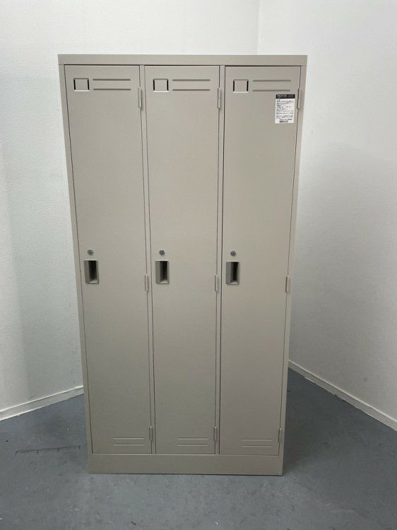 コクヨLKシリーズ　（コクヨ） 3人用ロッカー 商品画像2