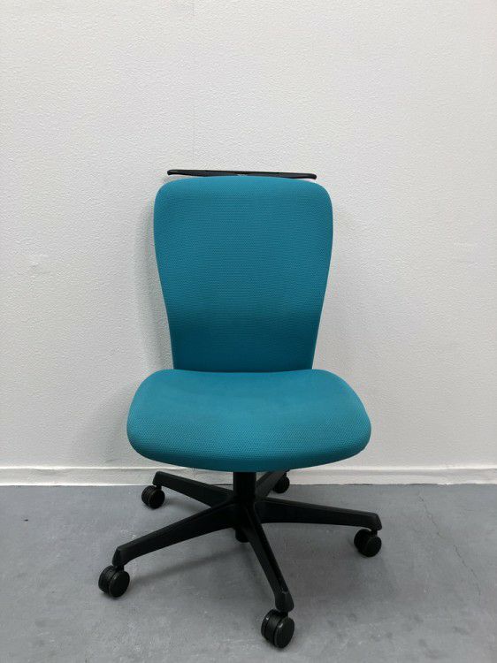 オカムラスラートチェア 商品画像2