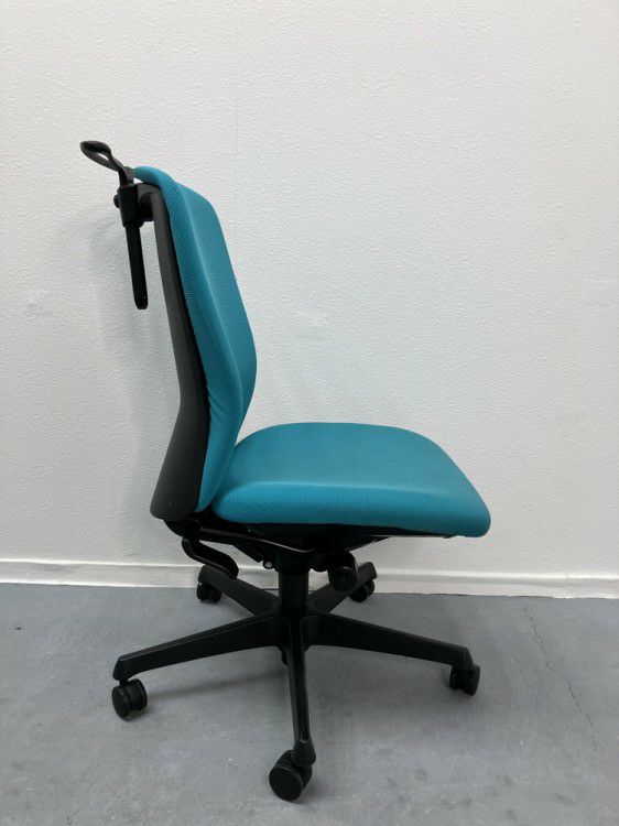 オカムラスラートチェア 商品画像3