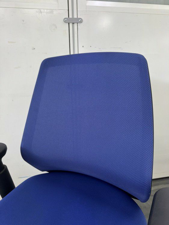 ウチダ（内田洋行）ニンバスチェア 可動肘付ニンバスチェア 商品画像3