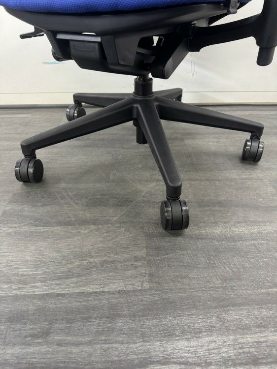 ウチダ（内田洋行）ニンバスチェア 可動肘付ニンバスチェア 商品画像5