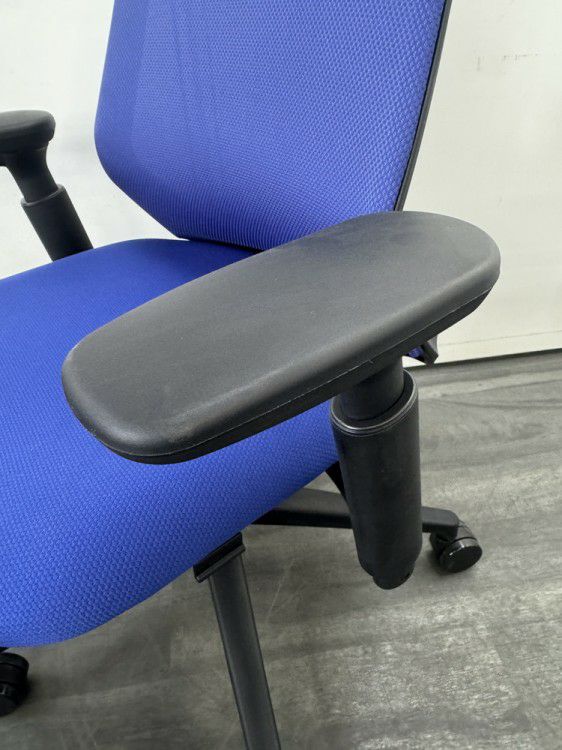 ウチダ（内田洋行）ニンバスチェア 可動肘付ニンバスチェア 商品画像7