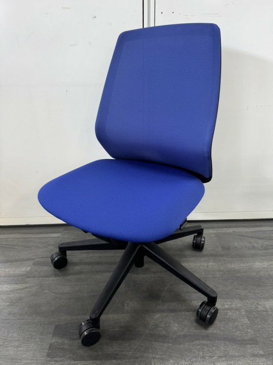 ウチダ（内田洋行）ニンバスチェア ニンバスチェア 商品画像1