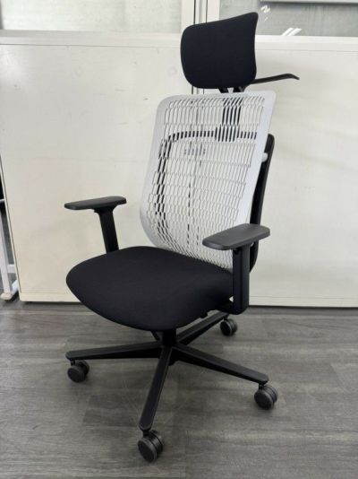 ウチダ（内田洋行）AJ2シリーズ 可動肘付AJ2チェア 商品画像1