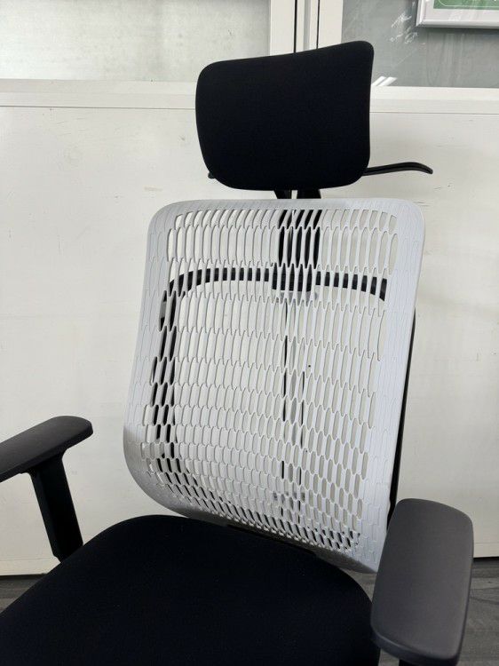 ウチダ（内田洋行）AJ2シリーズ 可動肘付AJ2チェア 商品画像3