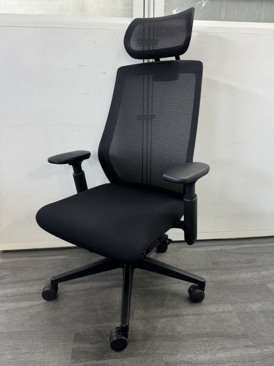 ウチダ（内田洋行）セレッツァ（Sellezza）チェア 可動肘付セレッツァチェア 商品画像1