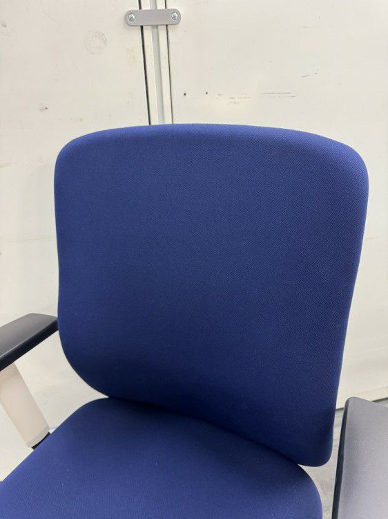 ウチダ（内田洋行）KRENE（クレネ）チェア 固定肘付クレネチェア 商品画像3