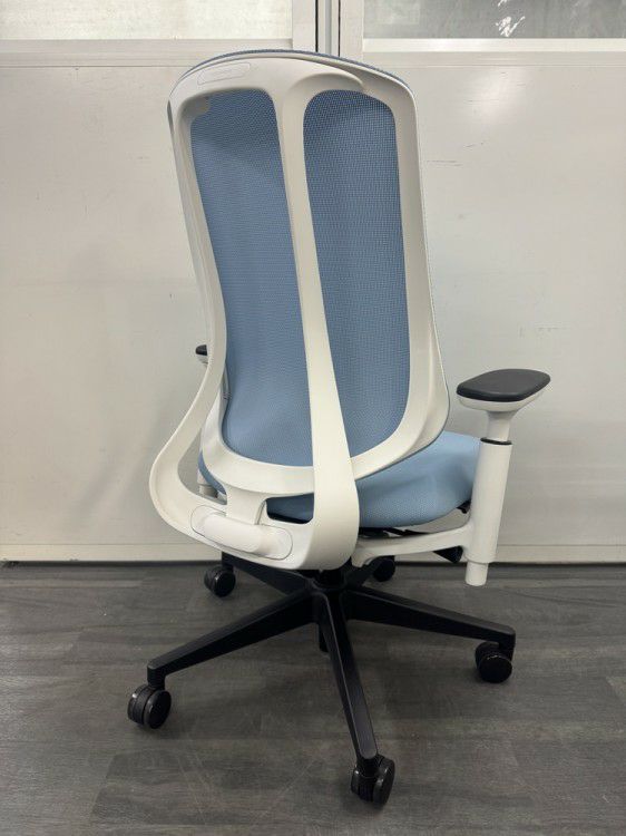 ウチダ（内田洋行）リーフレクシリーズ 可動肘付リーフレクチェア 商品画像2