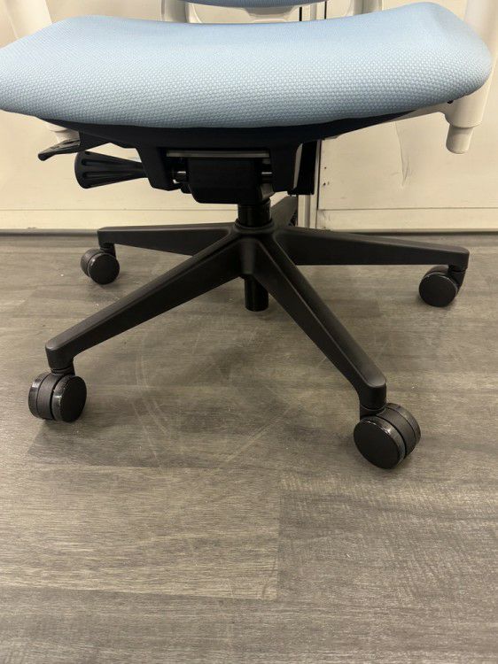 ウチダ（内田洋行）リーフレクシリーズ 可動肘付リーフレクチェア 商品画像5