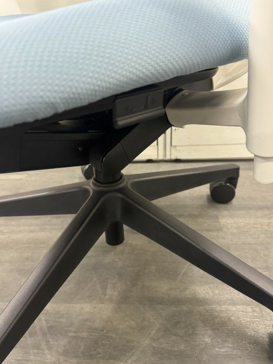 ウチダ（内田洋行）リーフレクシリーズ 可動肘付リーフレクチェア 商品画像8