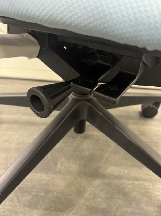 ウチダ（内田洋行）リーフレクシリーズ 可動肘付リーフレクチェア 商品画像9