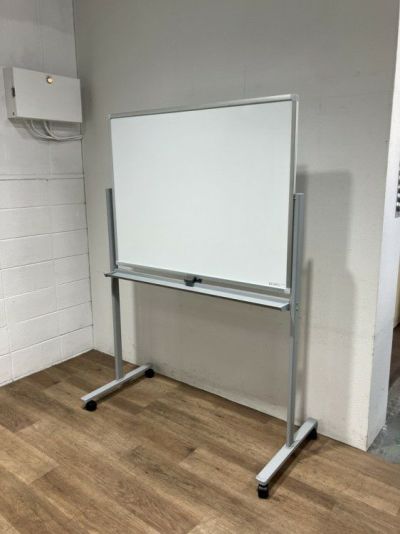 コクヨBB-R900シリーズ 1200脚付ホワイトボード 商品画像1