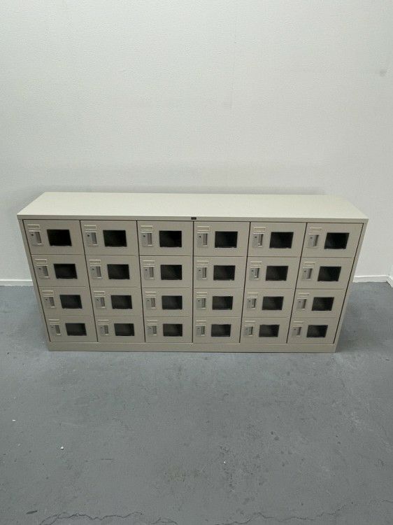 ウチダ（内田洋行）24人用シューズボックス 商品画像2