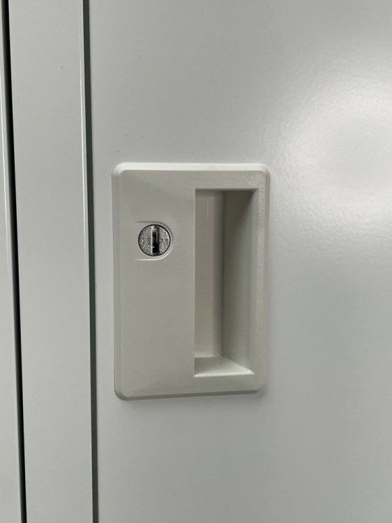 ウチダ（内田洋行）NS型シリーズ 4人用ロッカー 商品画像6