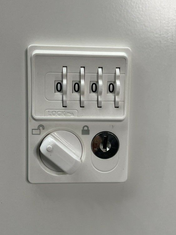 プラスM型ロッカーシリーズ 4人用パーソナルロッカー 商品画像6