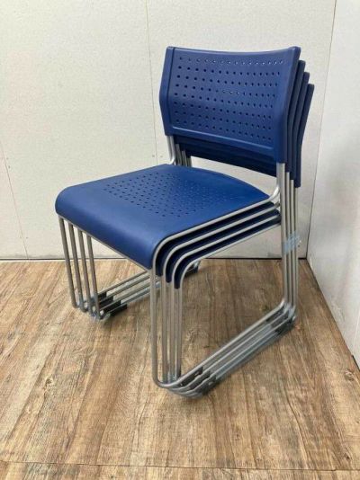 アイチ/パグホルツ スタッキングチェア | 無限堂ネットショップ