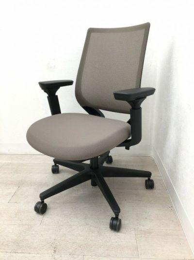 コクヨMitra2（ミトラ2）チェア 可動肘付ミトラ2チェア 商品画像1