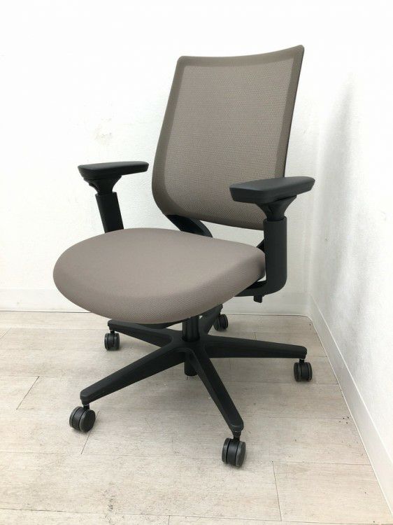 コクヨMitra2（ミトラ2）チェア 可動肘付ミトラ2チェア 商品画像1