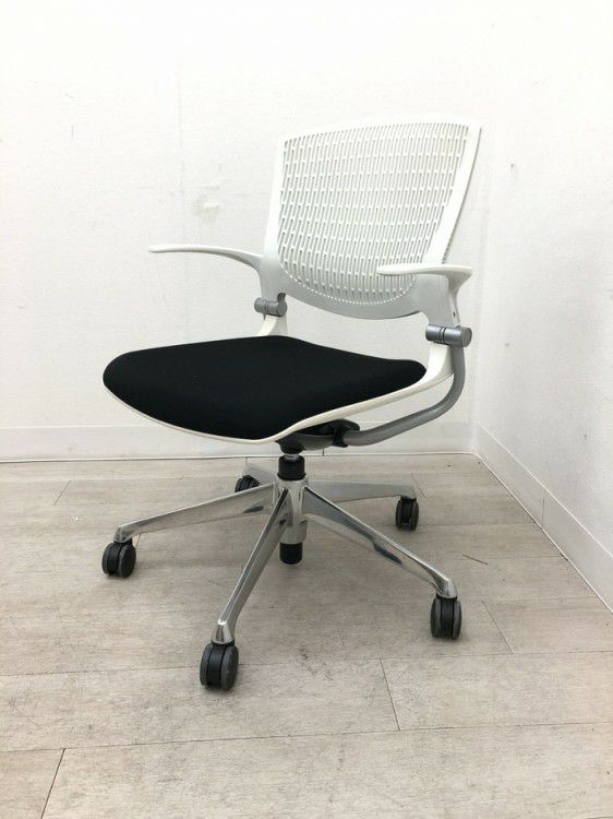 オカムラGrata（グラータ）チェア ミーティングチェア 商品画像1