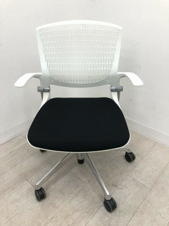 オカムラGrata（グラータ）チェア ミーティングチェア 商品画像2
