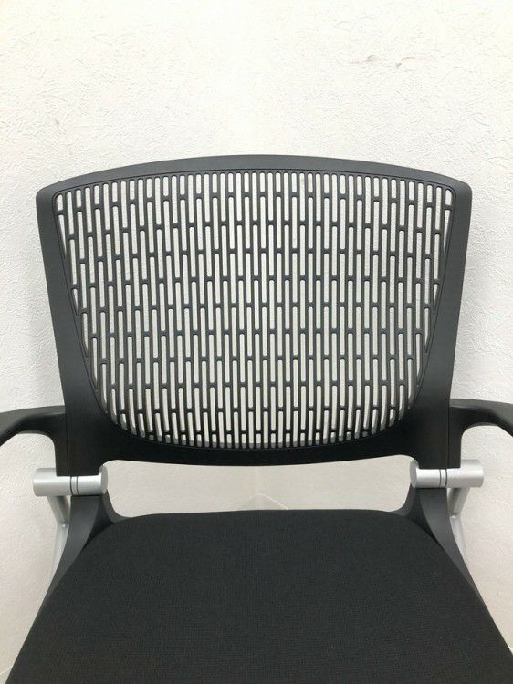 オカムラGrata（グラータ）チェア ネスティングチェア2脚セット 商品画像9