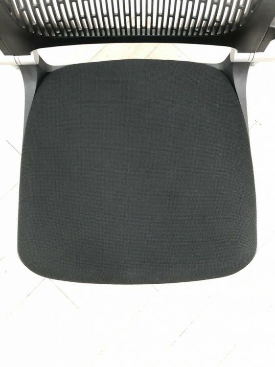 オカムラGrata（グラータ）チェア ネスティングチェア2脚セット 商品画像10