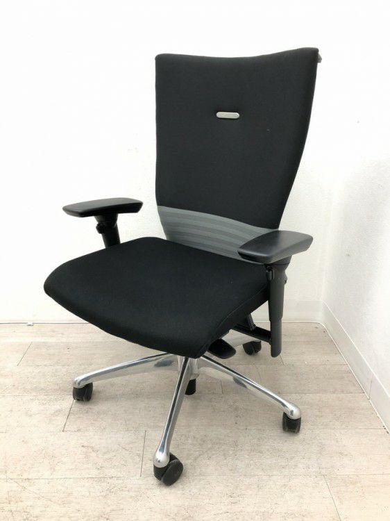 オカムラfeego(フィーゴ)チェア 可動肘付フィーゴチェア 商品画像1