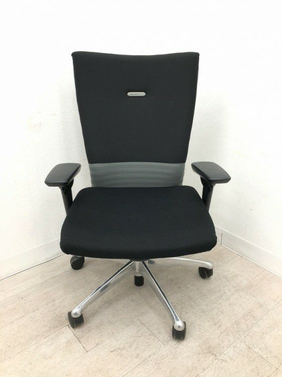 オカムラfeego(フィーゴ)チェア 可動肘付フィーゴチェア 商品画像2