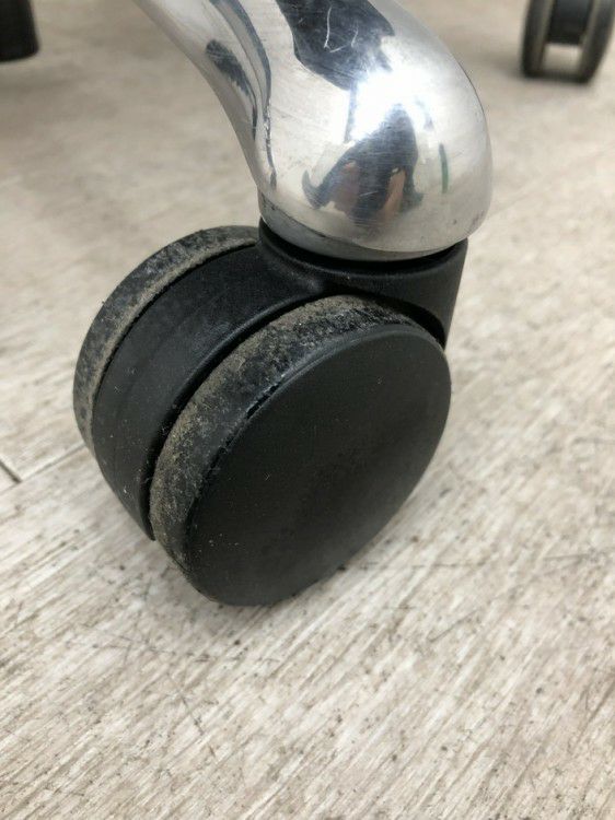 オカムラfeego(フィーゴ)チェア 可動肘付フィーゴチェア 商品画像6