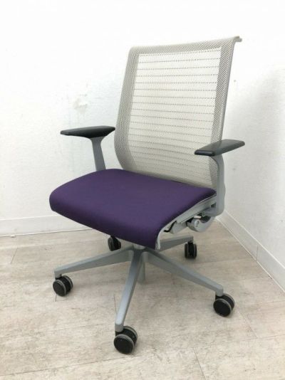 スチールケースシンク（Think）チェア 固定肘付シンクチェア 商品画像1