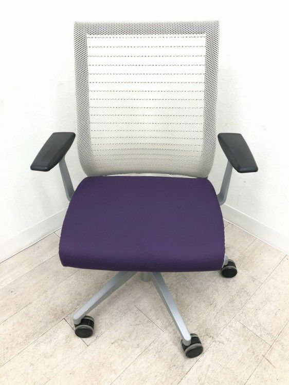 スチールケースシンク（Think）チェア 固定肘付シンクチェア 商品画像2