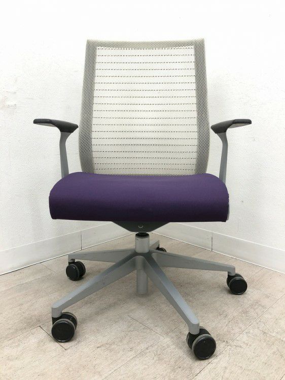 スチールケースシンク（Think）チェア 固定肘付シンクチェア 商品画像3