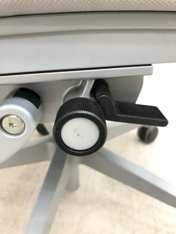 スチールケースシンク（Think）チェア 固定肘付シンクチェア 商品画像15