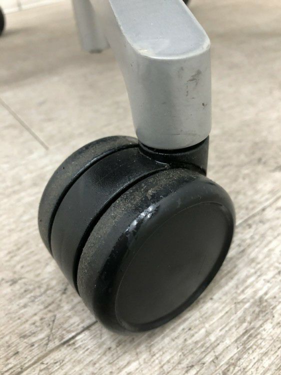 スチールケースシンク（Think）チェア 固定肘付シンクチェア 商品画像16