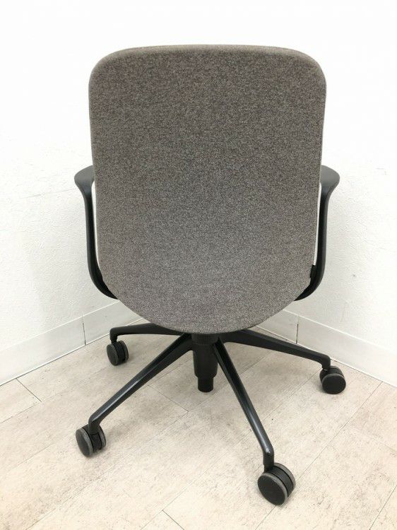 オカムラ固定肘付ライブスエントリーチェア 商品画像4