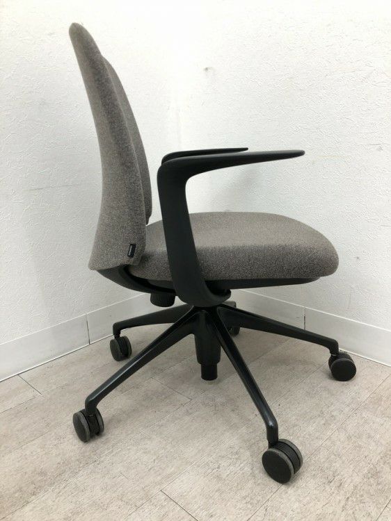 オカムラ固定肘付ライブスエントリーチェア 商品画像5