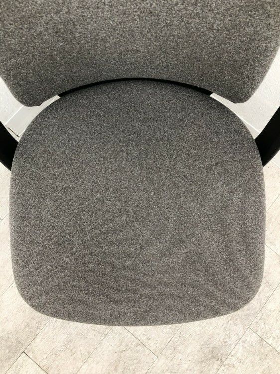 オカムラ固定肘付ライブスエントリーチェア 商品画像7