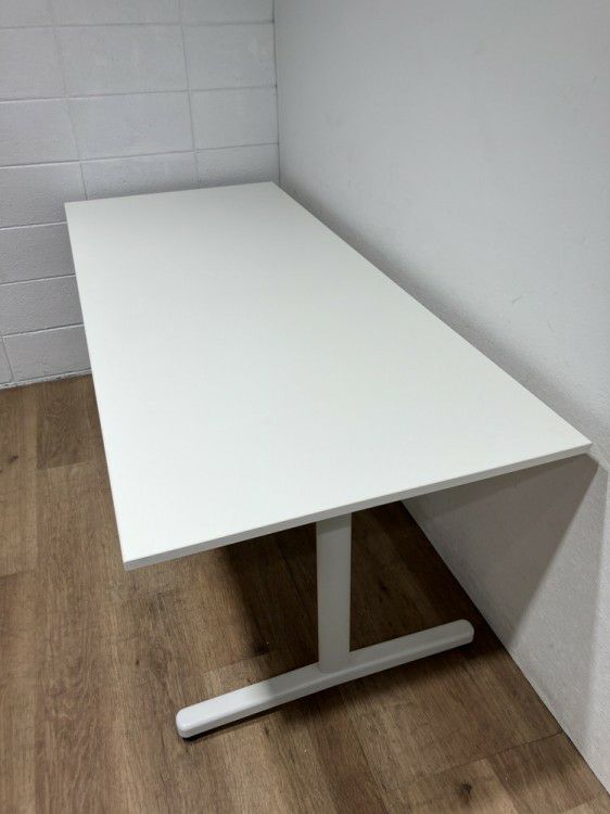 ウチダ（内田洋行）ST-1000シリーズ ミーティングテーブル 商品画像6