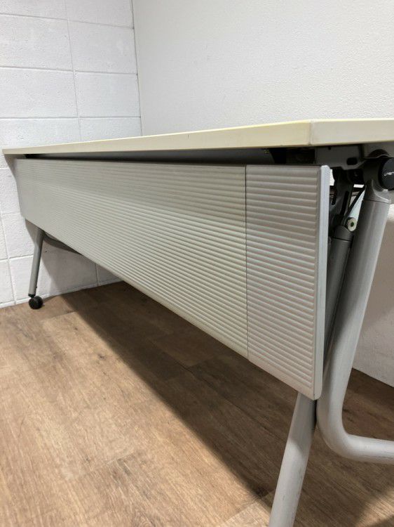 オカムラ1800平行スタックテーブル 商品画像4