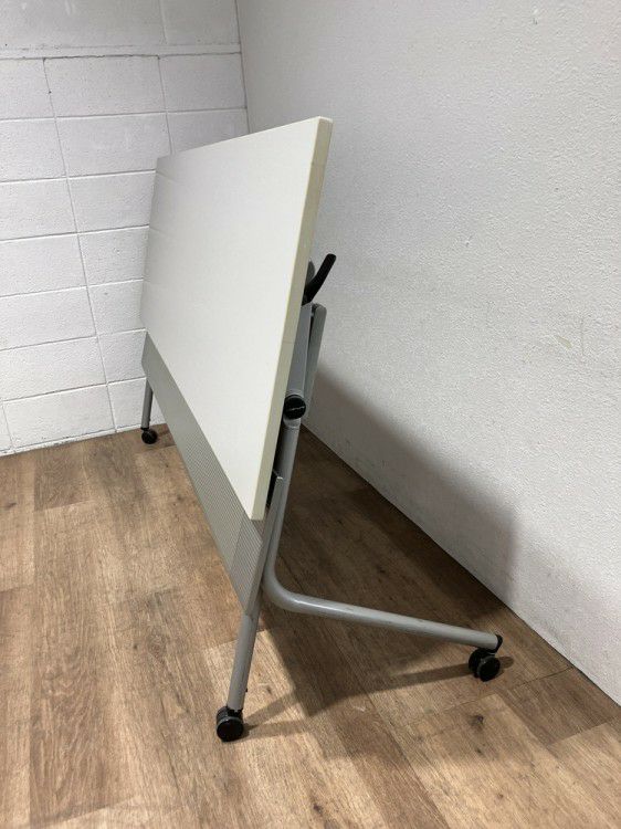 オカムラ1800平行スタックテーブル 商品画像7