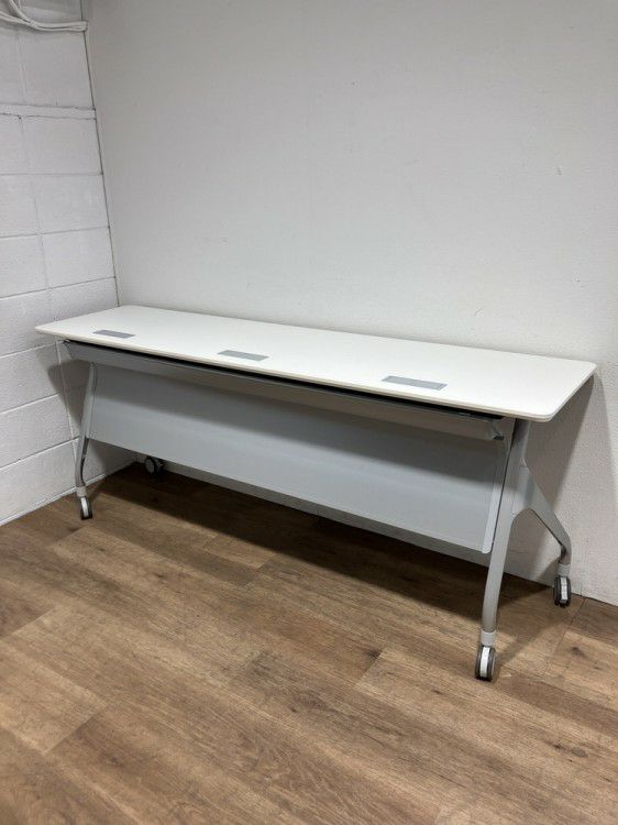 コクヨエピファイ(EPIPHY)シリーズ 1800平行スタックテーブル 商品画像1